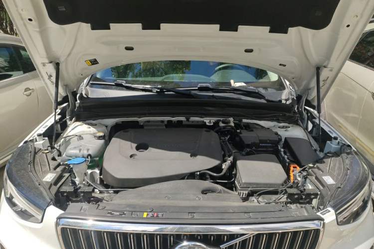Used Volvo XC40 2024 B4 4x4 Smart Luxury Edition Engine Bay