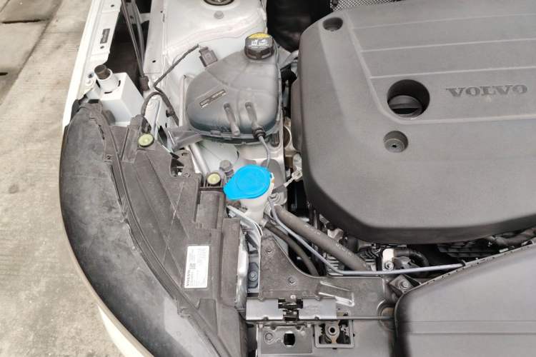 Used Volvo XC40 2024 B3 Zhiyuan Luxury Edition Engine Bay Right