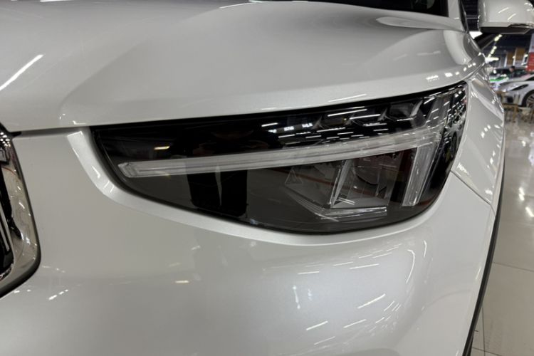 Used Volvo XC40 2024 B4 4x4 Smart Luxury Edition Exterior 1