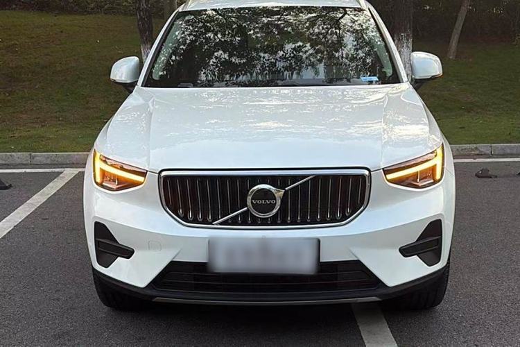 Used Volvo XC40 2024 B4 4x4 Smart Luxury Edition Exterior 1