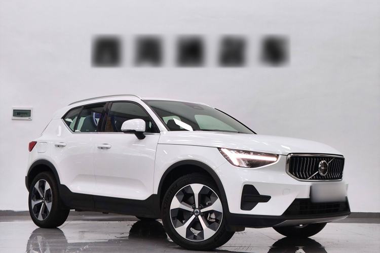Used Volvo XC40 2024 B4 4x4 Smart Luxury Edition Exterior 2