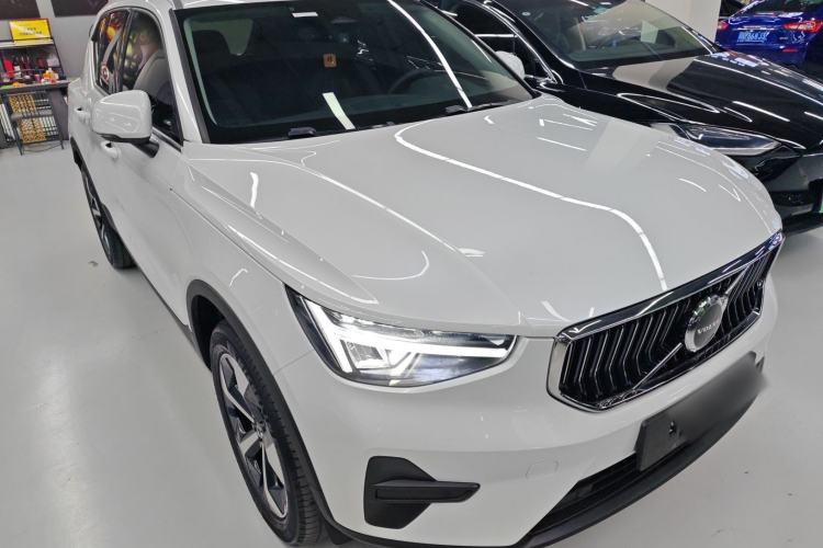 Used Volvo XC40 2024 B4 4x4 Smart Luxury Edition Exterior 2
