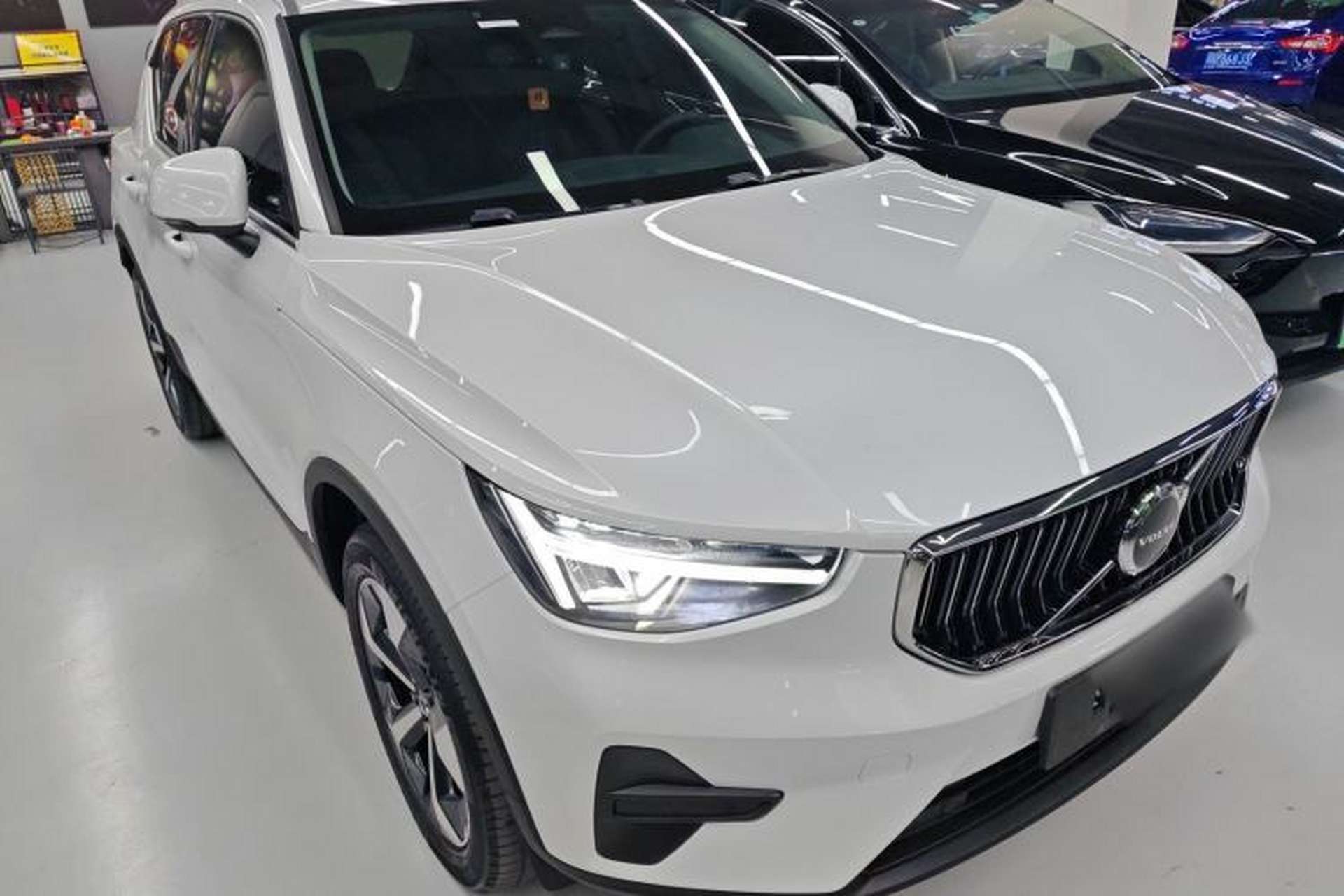 Used Volvo XC40 2024 B4 4x4 Smart Luxury Edition Exterior 2