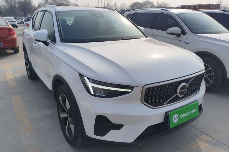 Used Volvo XC40 2024 B4 4x4 Smart Luxury Edition Exterior 2