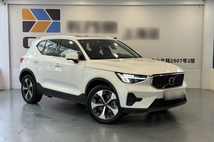 Used Volvo XC40 2024 B4 4x4 Smart Luxury Edition Exterior 2