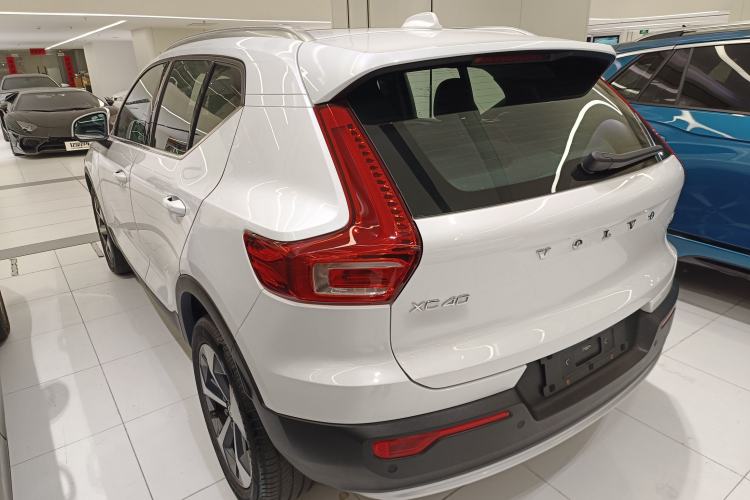 Used Volvo XC40 2024 B4 4x4 Smart Luxury Edition Exterior 2
