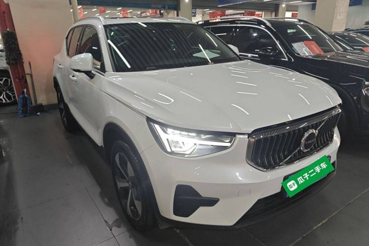 Used Volvo XC40 2024 B4 4x4 Smart Luxury Edition Exterior 2
