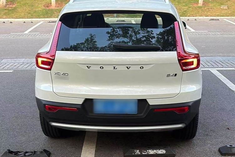 Used Volvo XC40 2024 B4 4x4 Smart Luxury Edition Exterior 3