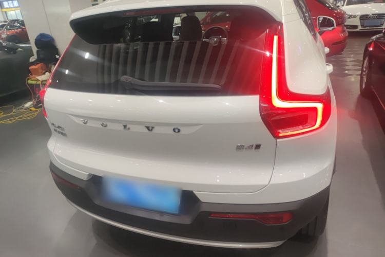 Used Volvo XC40 2024 B4 4x4 Smart Luxury Edition Exterior 4