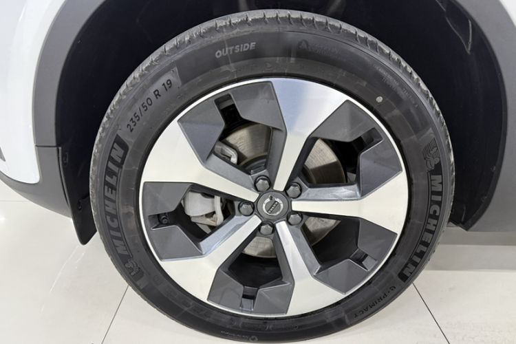 Used Volvo XC40 2024 B4 4x4 Smart Luxury Edition Exterior 4