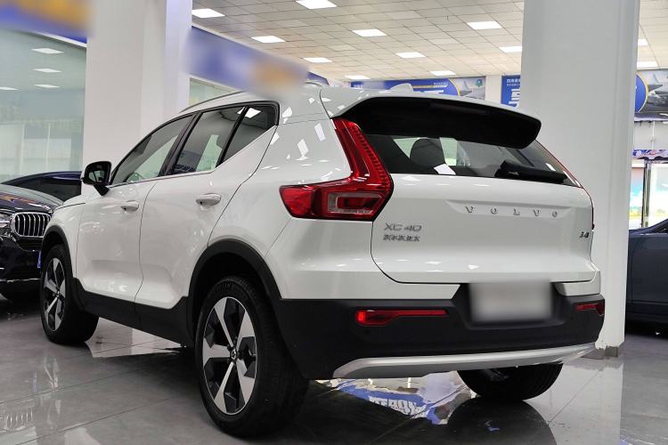 Used Volvo XC40 2024 B4 4x4 Smart Luxury Edition Exterior 4