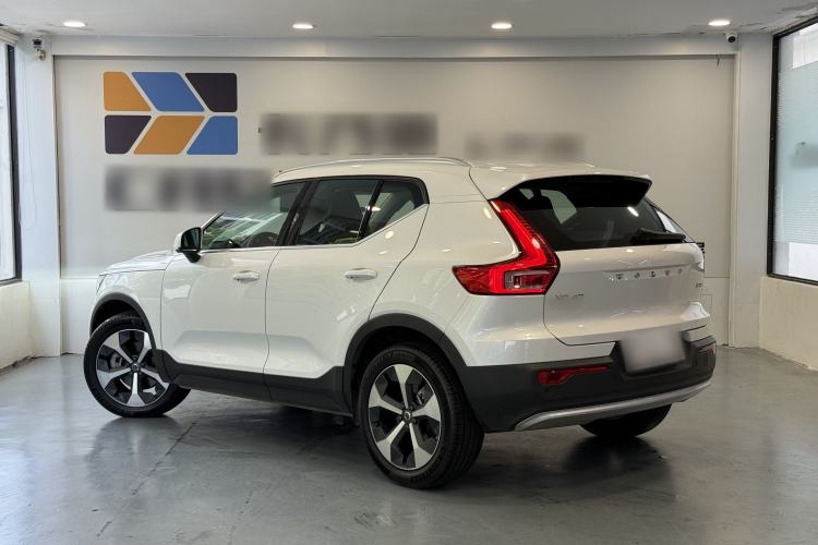 Used Volvo XC40 2024 B4 4x4 Smart Luxury Edition Exterior 4