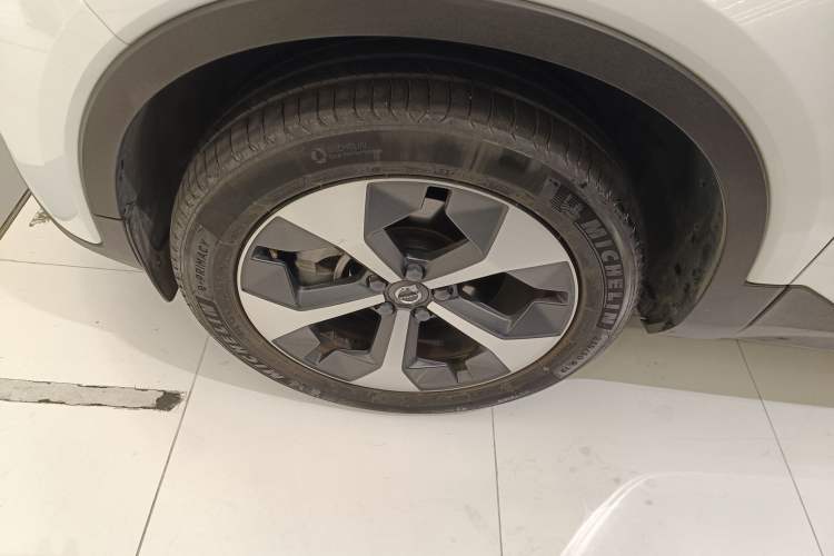 Used Volvo XC40 2024 B4 4x4 Smart Luxury Edition Exterior 4