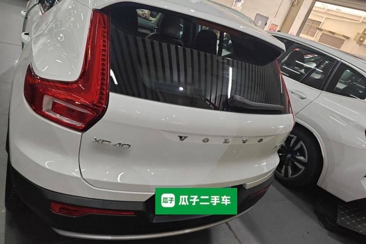 Used Volvo XC40 2024 B4 4x4 Smart Luxury Edition Exterior 4