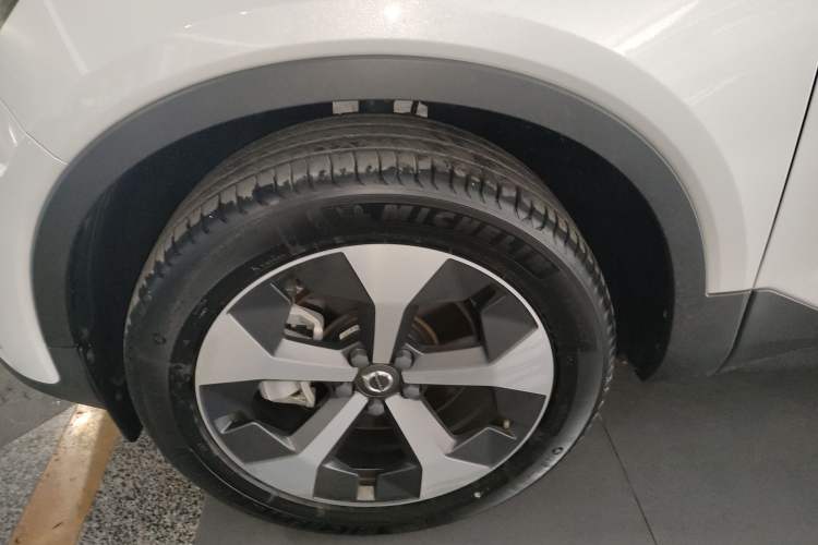 Used Volvo XC40 2024 B4 4x4 Smart Luxury Edition Exterior 4