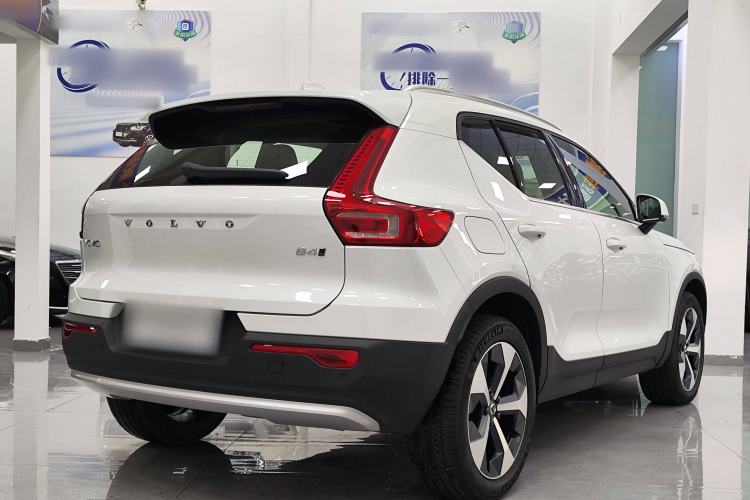 Used Volvo XC40 2024 B4 4x4 Smart Luxury Edition Exterior 5