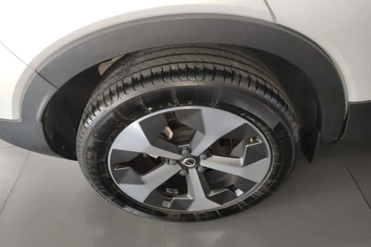 Used Volvo XC40 2024 B4 4x4 Smart Luxury Edition Exterior 5