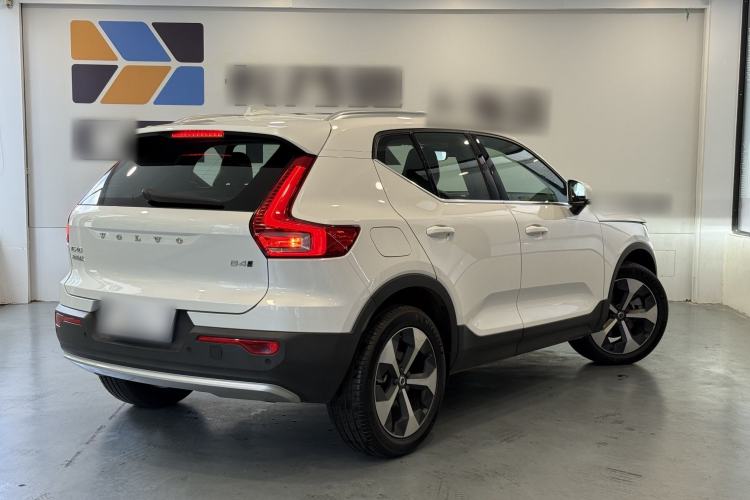 Used Volvo XC40 2024 B4 4x4 Smart Luxury Edition Exterior 6