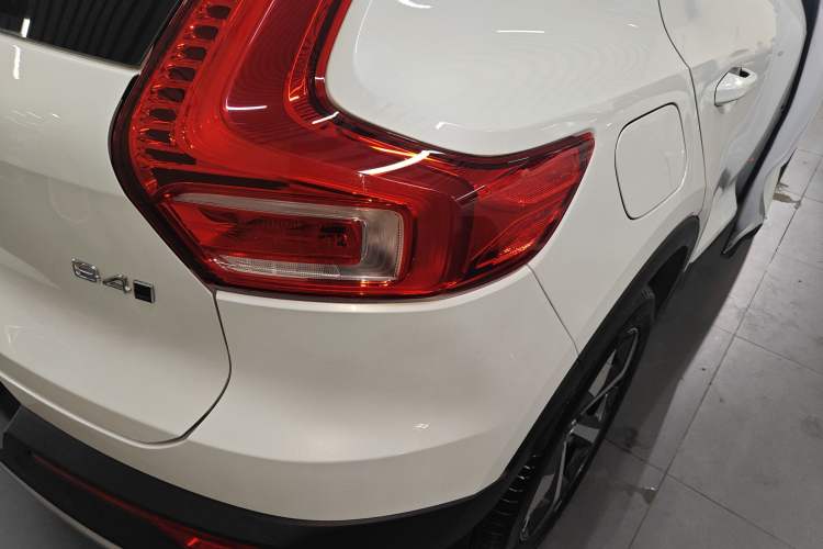 Used Volvo XC40 2024 B4 4x4 Smart Luxury Edition Exterior 6