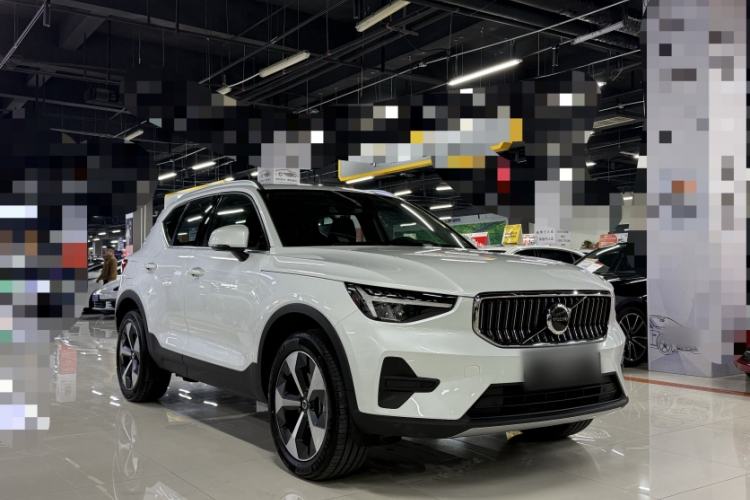 Used Volvo XC40 2024 B4 4x4 Smart Luxury Edition Exterior 7