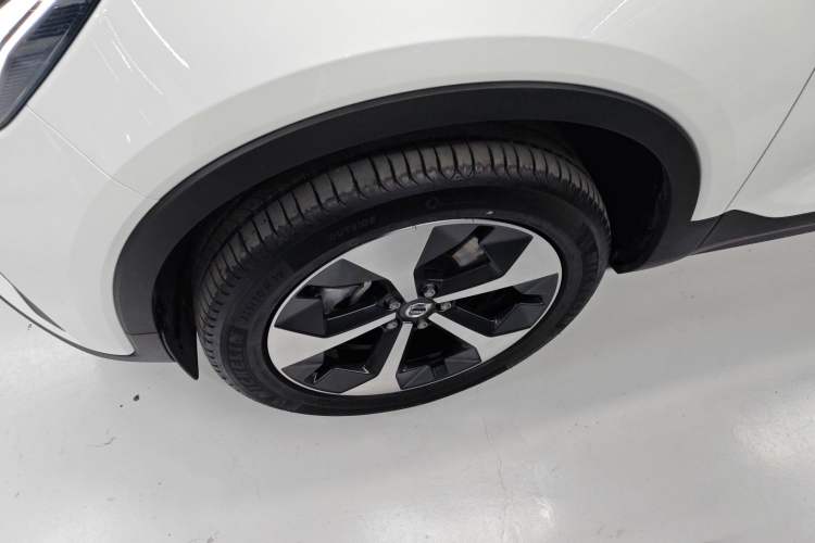 Used Volvo XC40 2024 B4 4x4 Smart Luxury Edition Exterior 7