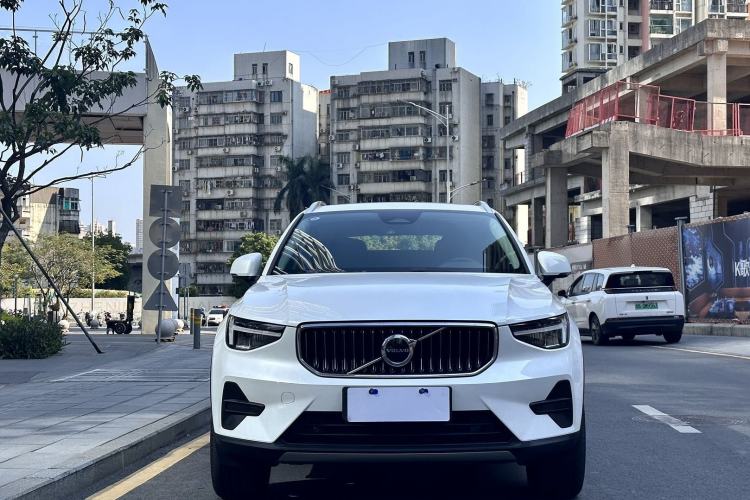 Used Volvo XC40 2024 B4 4x4 Smart Luxury Edition Front