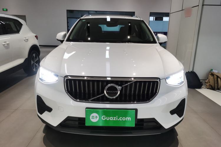 Used Volvo XC40 2024 B4 4x4 Smart Luxury Edition Front