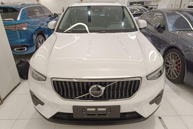 Used Volvo XC40 2024 B4 4x4 Smart Luxury Edition Front