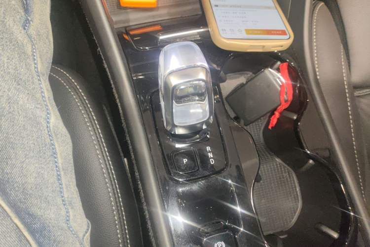 Used Volvo XC40 2024 B4 4x4 Smart Luxury Edition Gear Lever