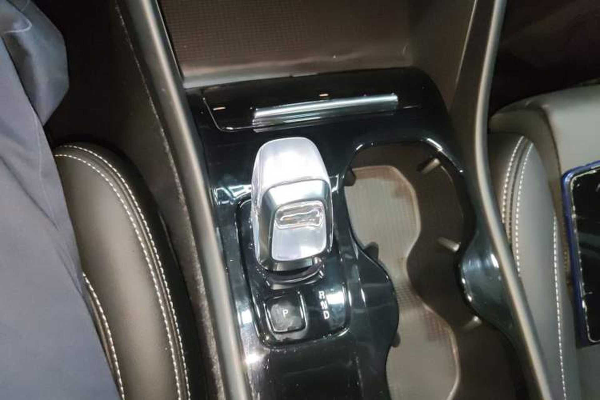Used Volvo XC40 2024 B4 4x4 Smart Luxury Edition Gear Lever