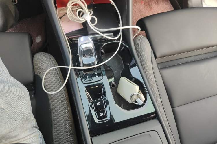 Used Volvo XC40 2024 B3 Zhiyuan Luxury Edition Gear Lever
