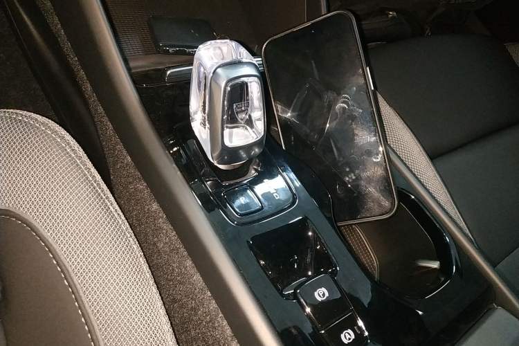 Used Volvo XC40 2024 B3 Zhiyuan Luxury Edition Gear Lever