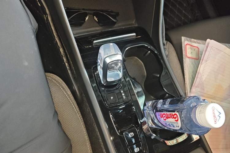 Used Volvo XC40 2024 B3 Zhiyuan Luxury Edition Gear Lever