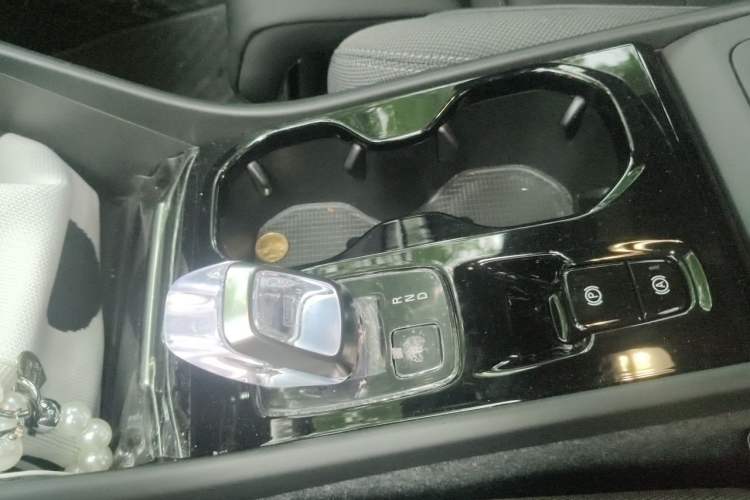 Used Volvo XC40 2024 B3 Zhiyuan Luxury Edition Gear Lever