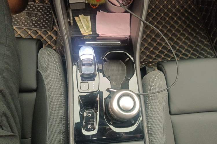 Used Volvo XC40 2024 B3 Zhiyuan Luxury Edition Gear Lever