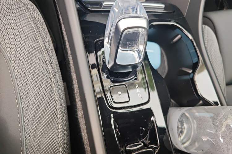Used Volvo XC40 2024 B3 Zhiyuan Luxury Edition Gear Lever