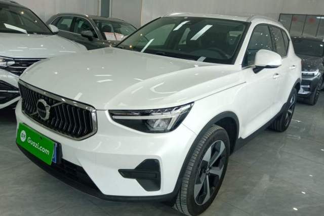 Used Volvo XC40 2024 B4 4x4 Smart Luxury Edition