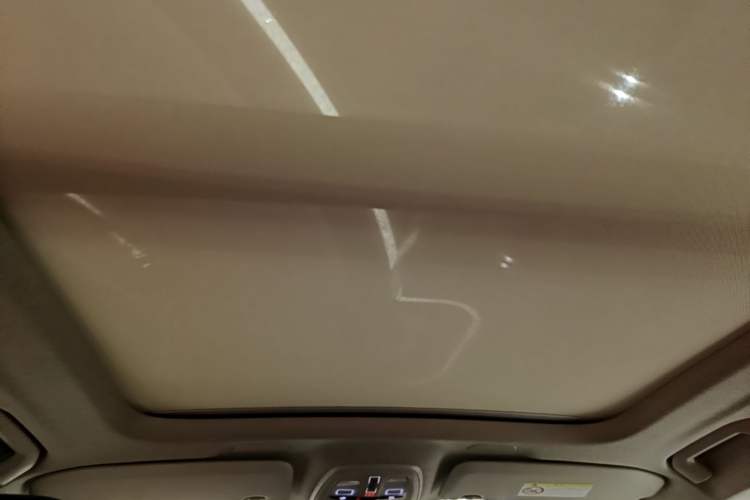 Used Volvo XC40 2024 B4 4x4 Smart Luxury Edition Headliner