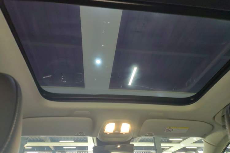 Used Volvo XC40 2024 B4 4x4 Smart Luxury Edition Headliner
