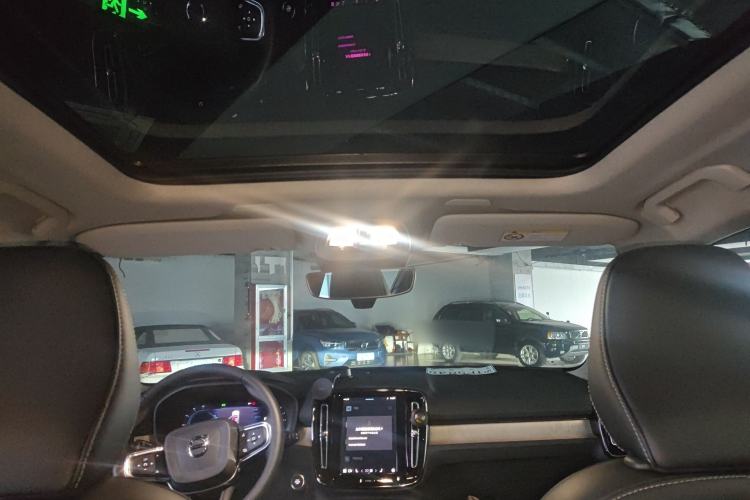 Used Volvo XC40 2024 B4 4x4 Smart Luxury Edition Headliner
