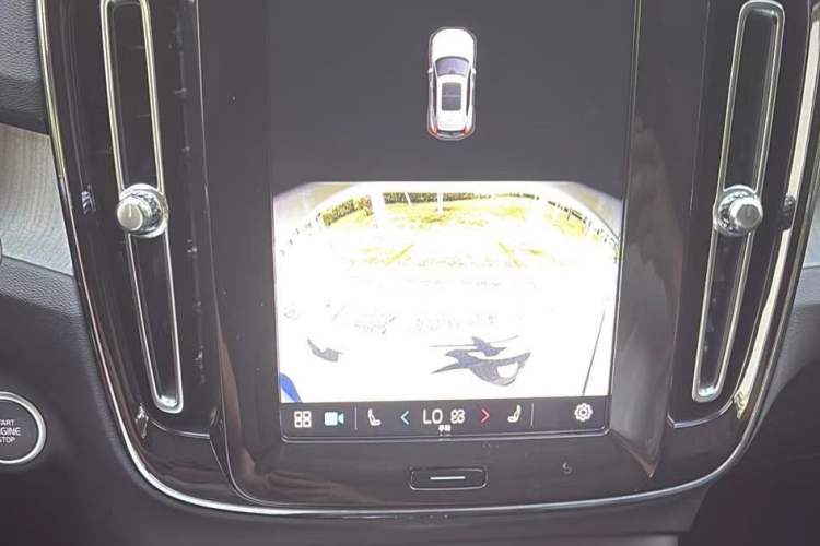 Used Volvo XC40 2024 B4 4x4 Smart Luxury Edition Interior 1