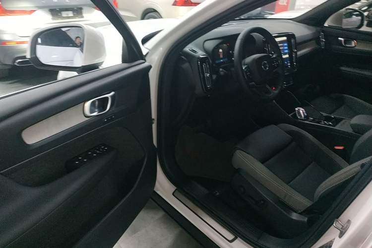 Used Volvo XC40 2024 B3 Zhiyuan Luxury Edition Interior 3
