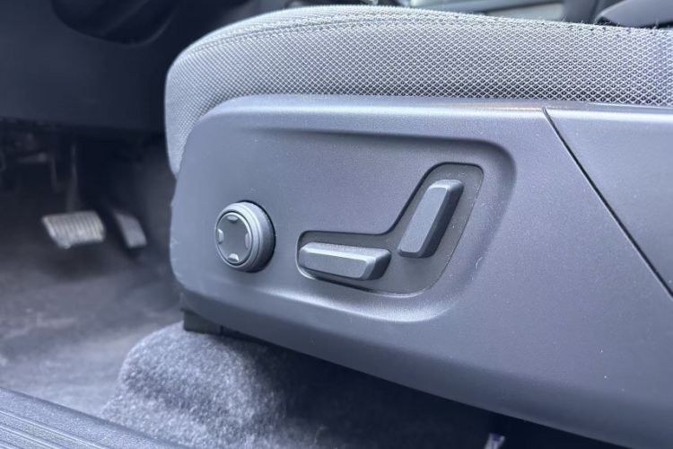 Used Volvo XC40 2024 B3 Zhiyuan Luxury Edition Interior 3