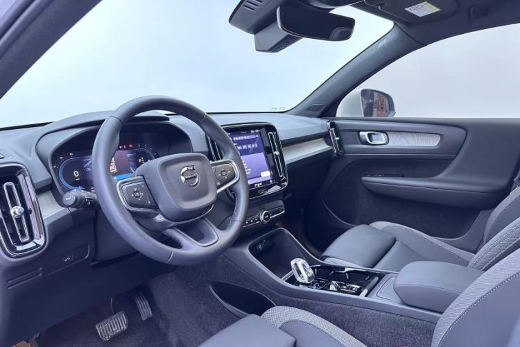 Used Volvo XC40 2024 B3 Zhiyuan Luxury Edition Interior 5