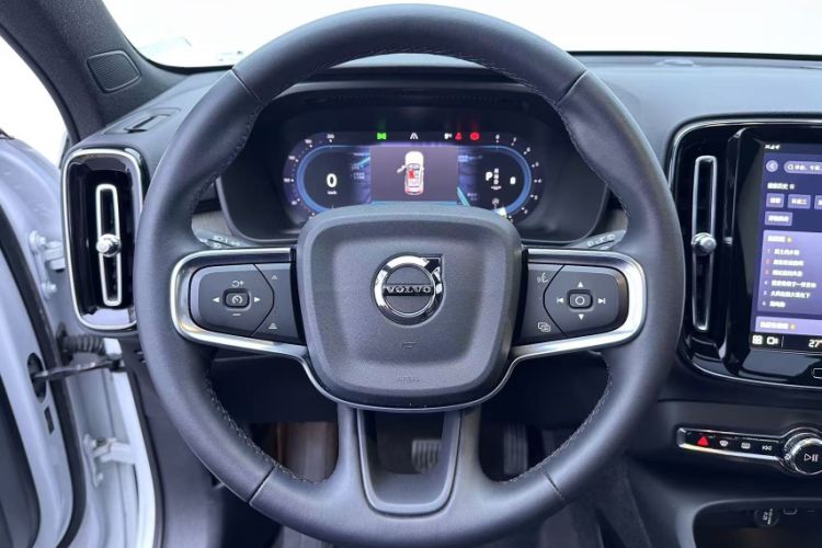 Used Volvo XC40 2024 B3 Zhiyuan Luxury Edition Interior 9