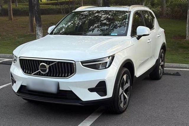 Used Volvo XC40 2024 B4 4x4 Smart Luxury Edition