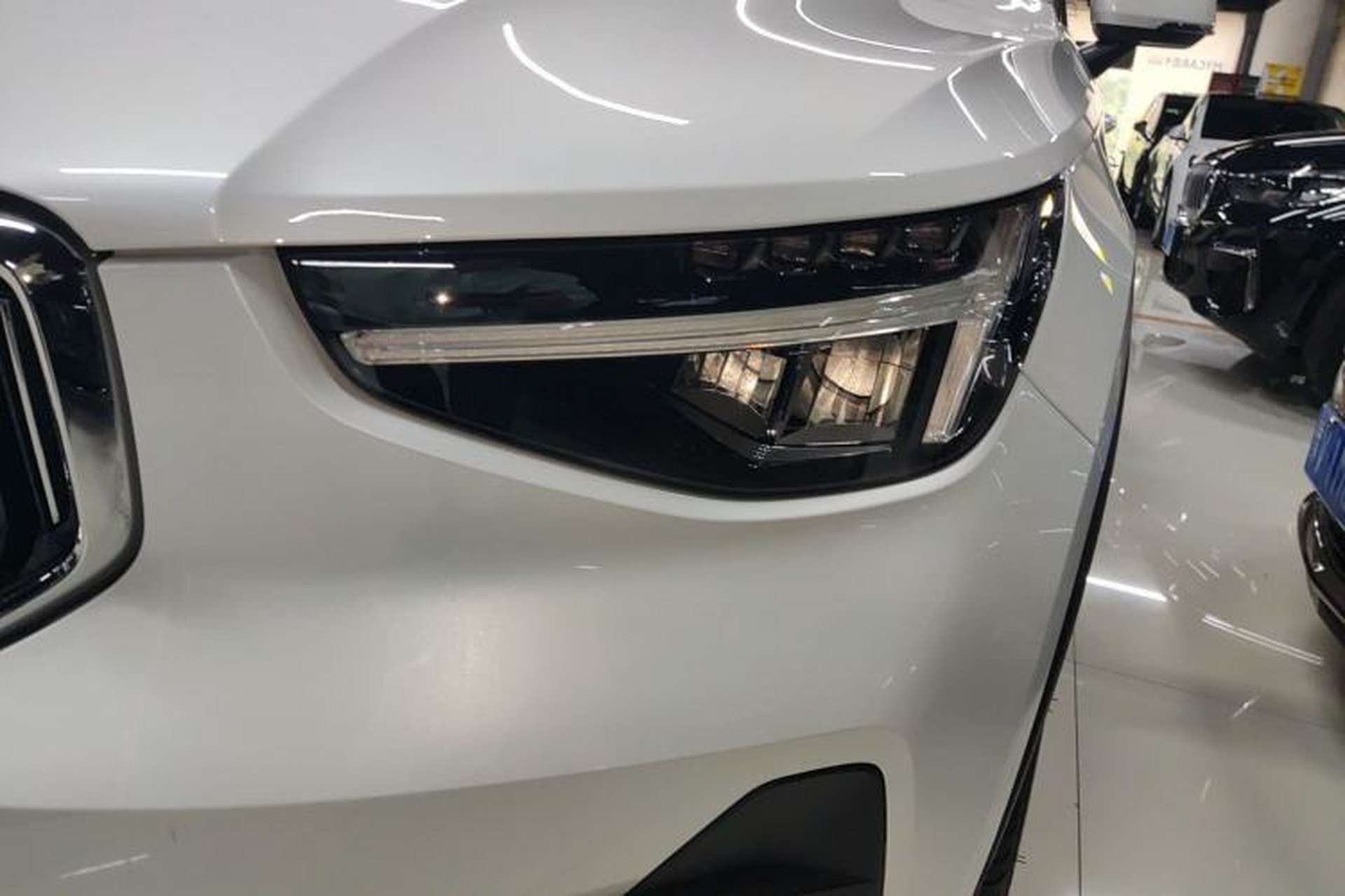 Used Volvo XC40 2024 B4 4x4 Smart Luxury Edition Left Front Headlight
