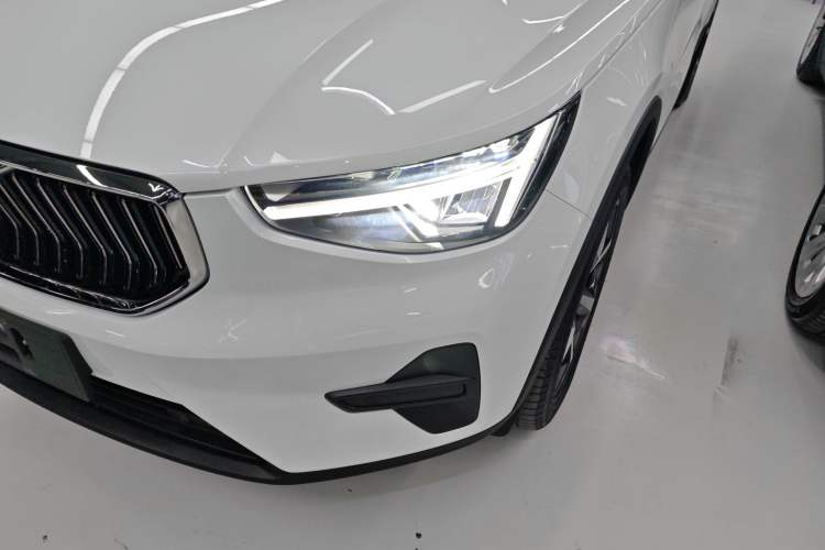 Used Volvo XC40 2024 B4 4x4 Smart Luxury Edition Left Front Headlight
