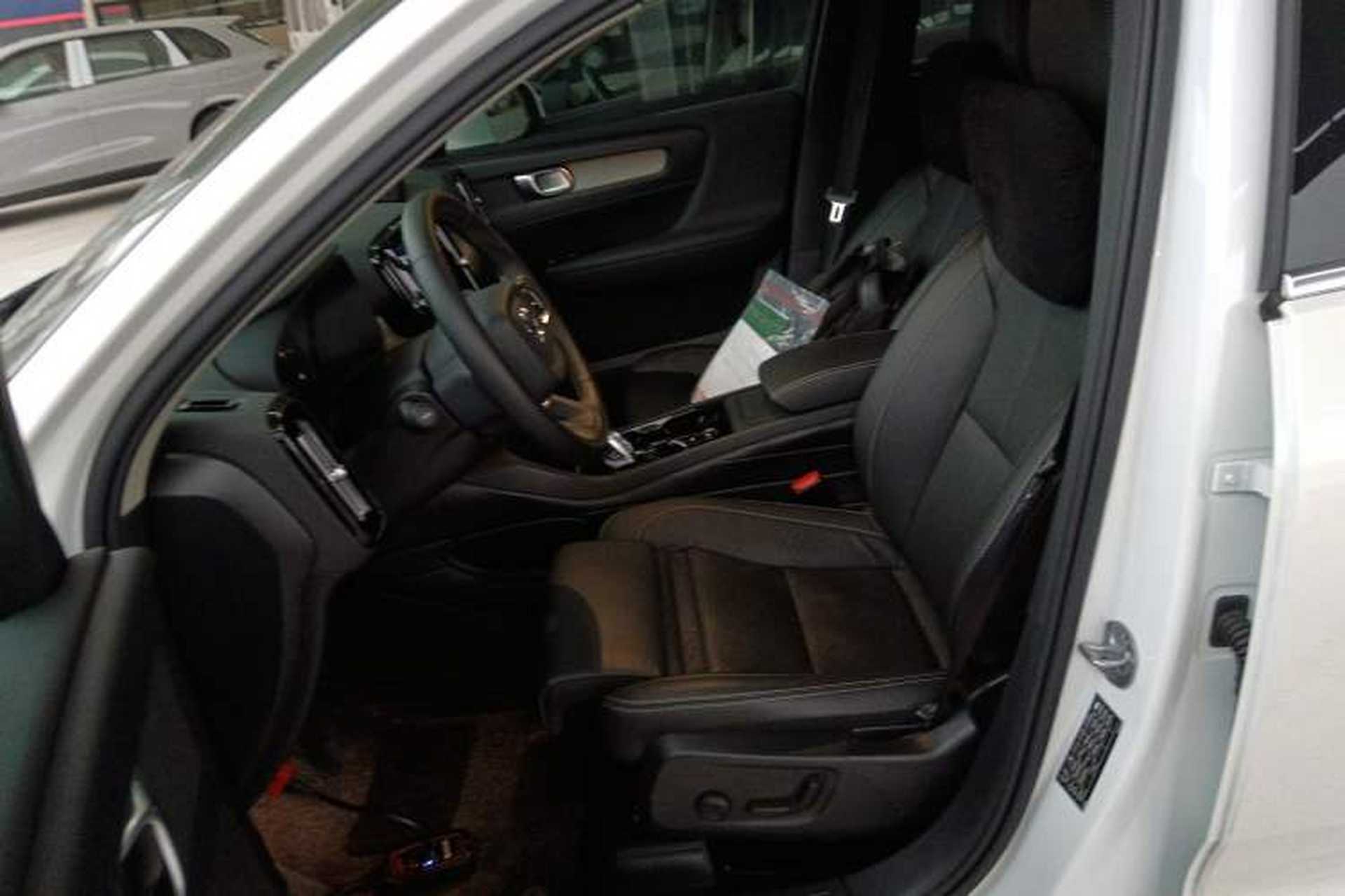 Used Volvo XC40 2024 B4 4x4 Smart Luxury Edition Left Front Seat