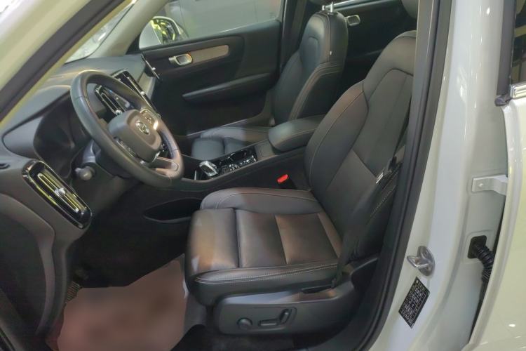 Used Volvo XC40 2024 B4 4x4 Smart Luxury Edition Left Front Seat